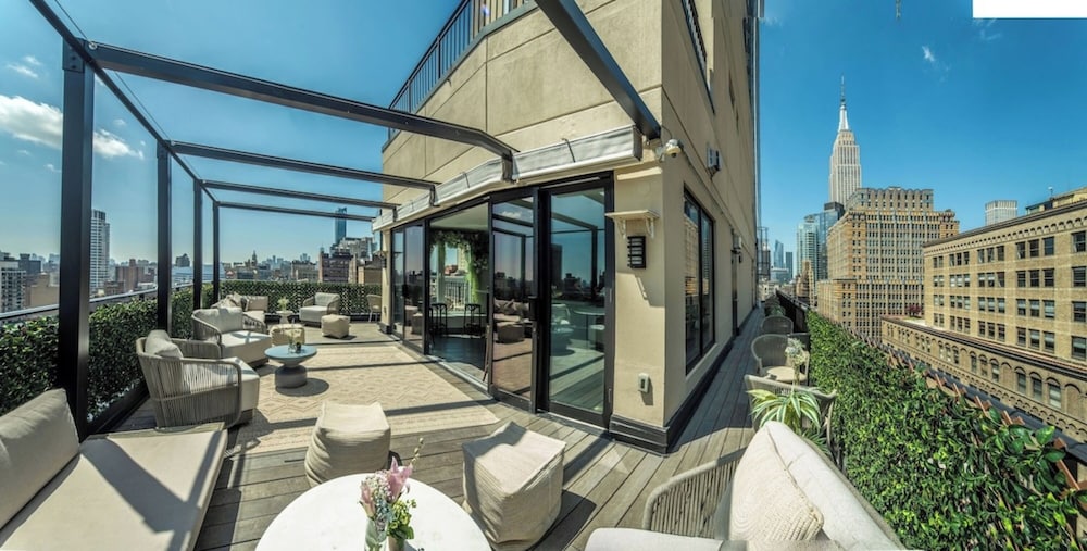 Elegant Residence at Marmara Park Avenue