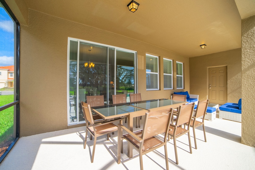 5 Bdrm Solterra New Home - Image 3