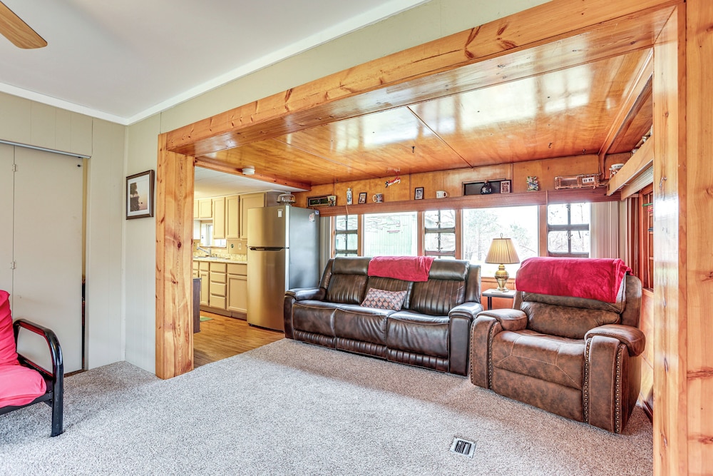 4 Mi to Snowmobile Trails: Muskegon River Retreat