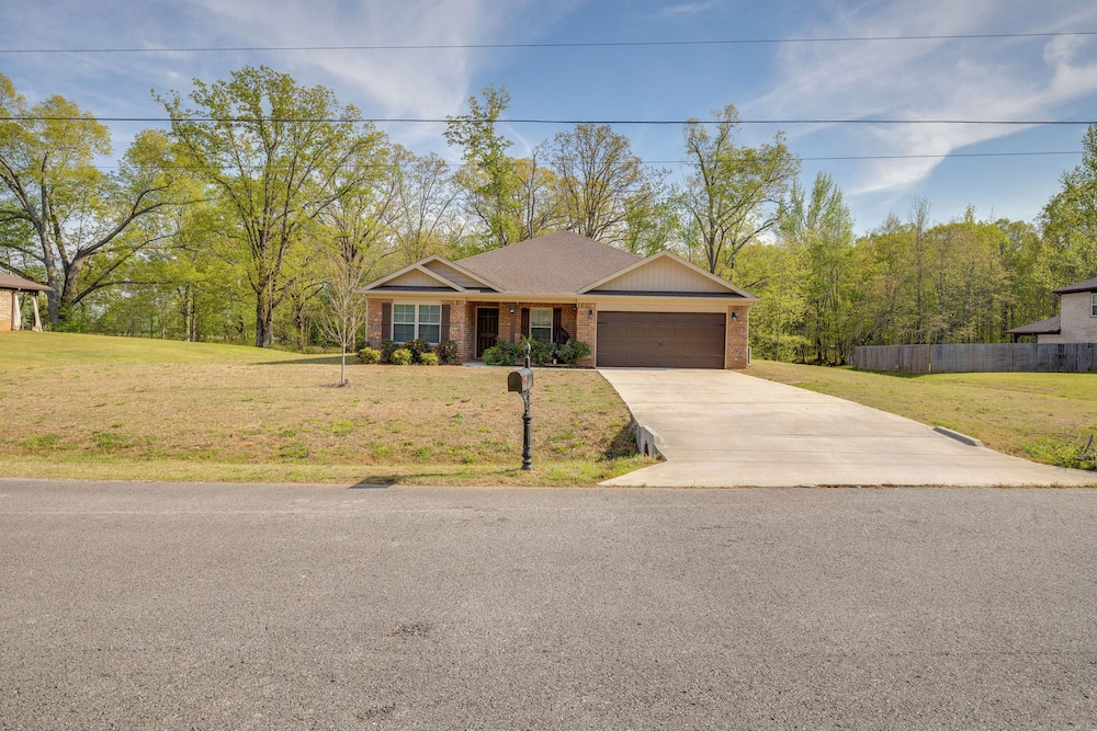 Family Home w/ Covered Patio in Ardmore