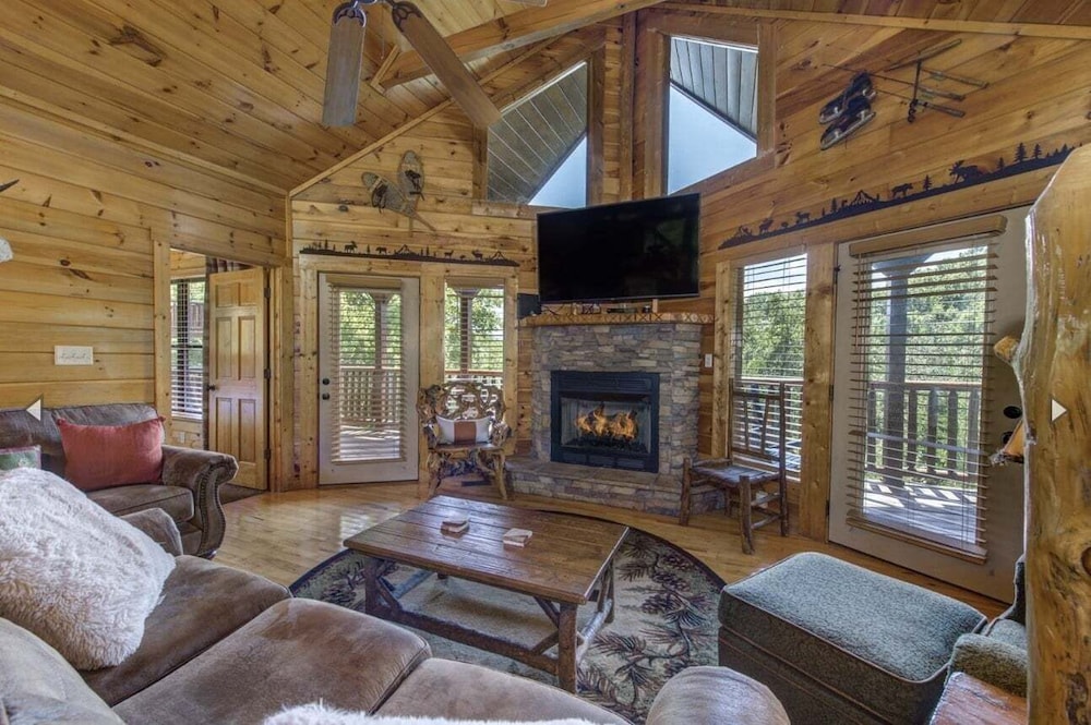 Knotty But Nice 4 Bedroom Home