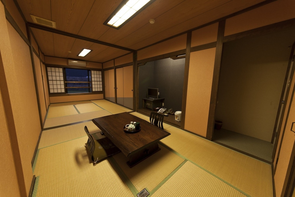 Gokuraku Onsen Takumi No Yado