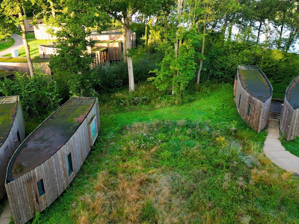 Suite Near Tournai in Award-winning Forest Park