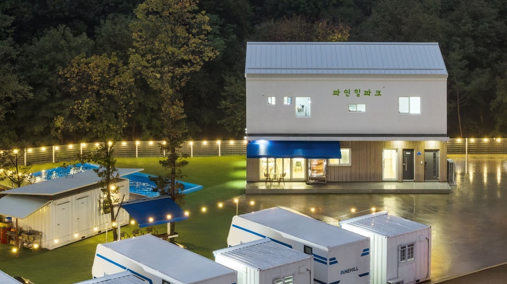 Gangneung Pinehill Park Pension&caravan