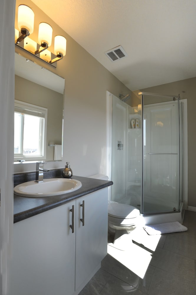 Boardwalk Homes - Executive Guest Rooms & Townhomes
