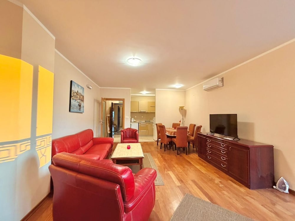 Beachfront Apartments Oaza 2
