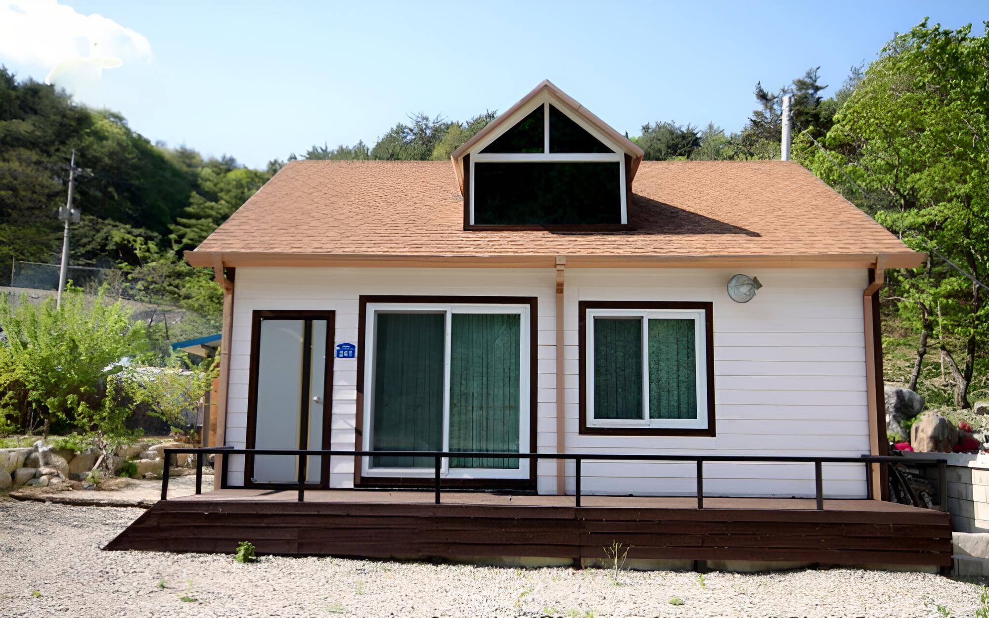 Gangneung Sanyacheon Pension view 2