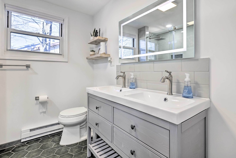 Tobyhanna Home w/ Game Room  Lake Access! - Property Image 20