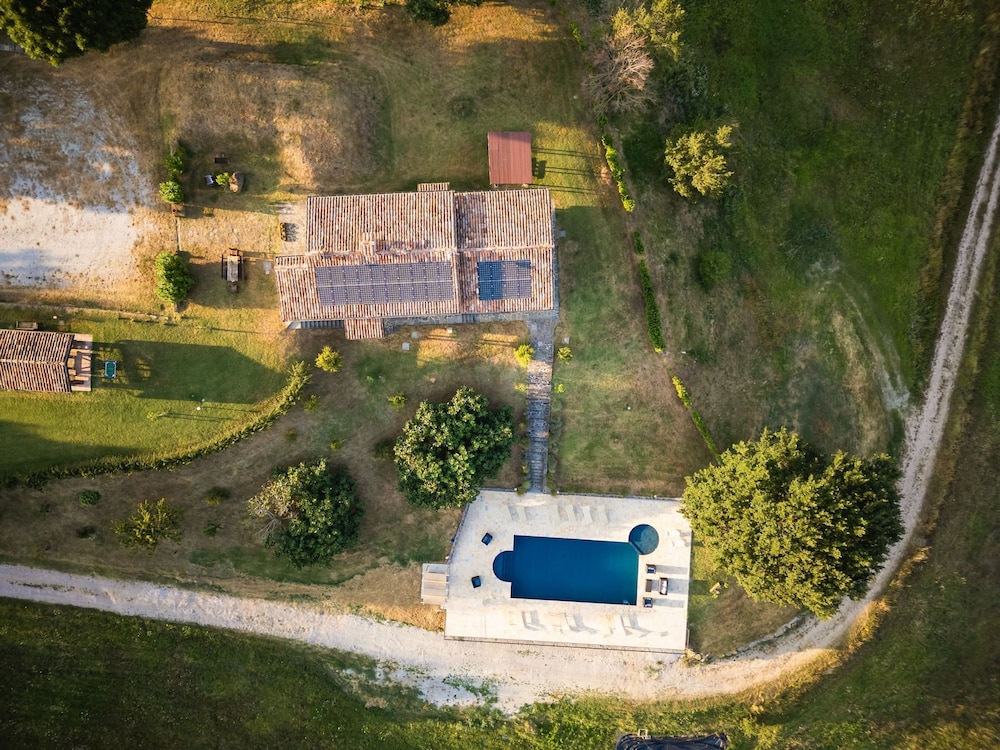 Ca Quattrocchi 10 3 by Marche Holiday Villas