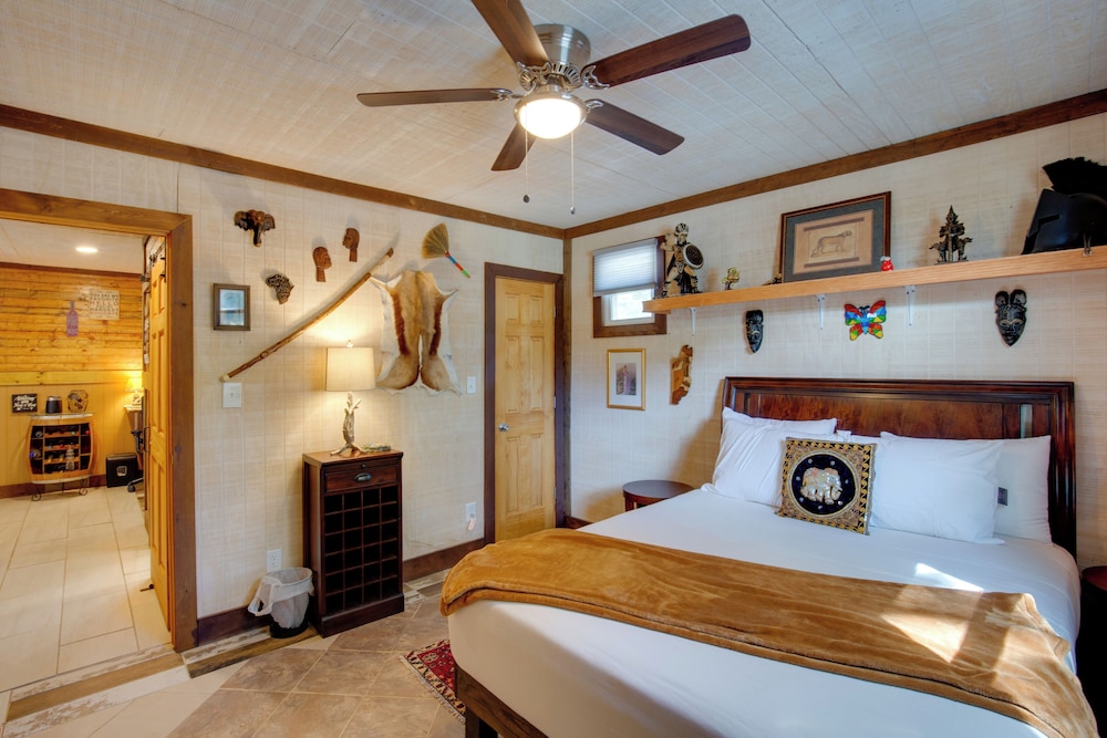 'bayview' - Lakefront Family Cabin in Odessa!
