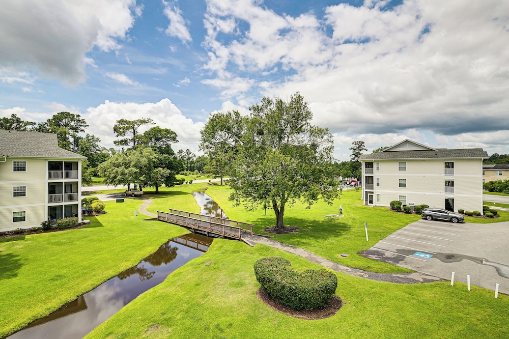 Pool Access & Golf View: Myrtle Beach Retreat!