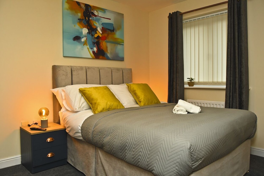 Warrington Suites by Relax Stays