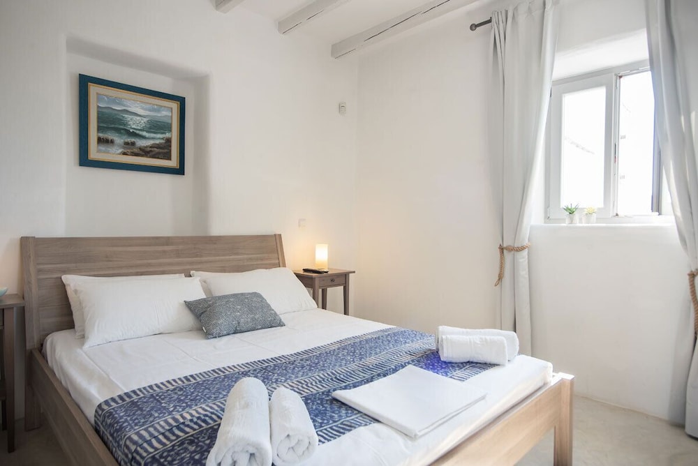 Apleton Villas by A&D Properties view 3