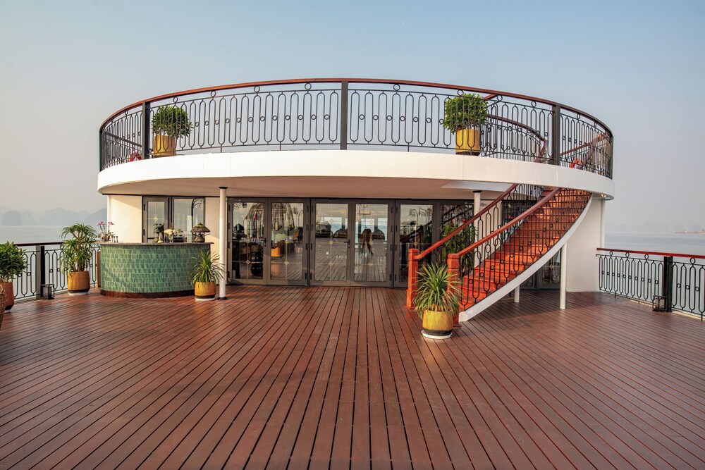 Indochine Grand Lan Ha Bay