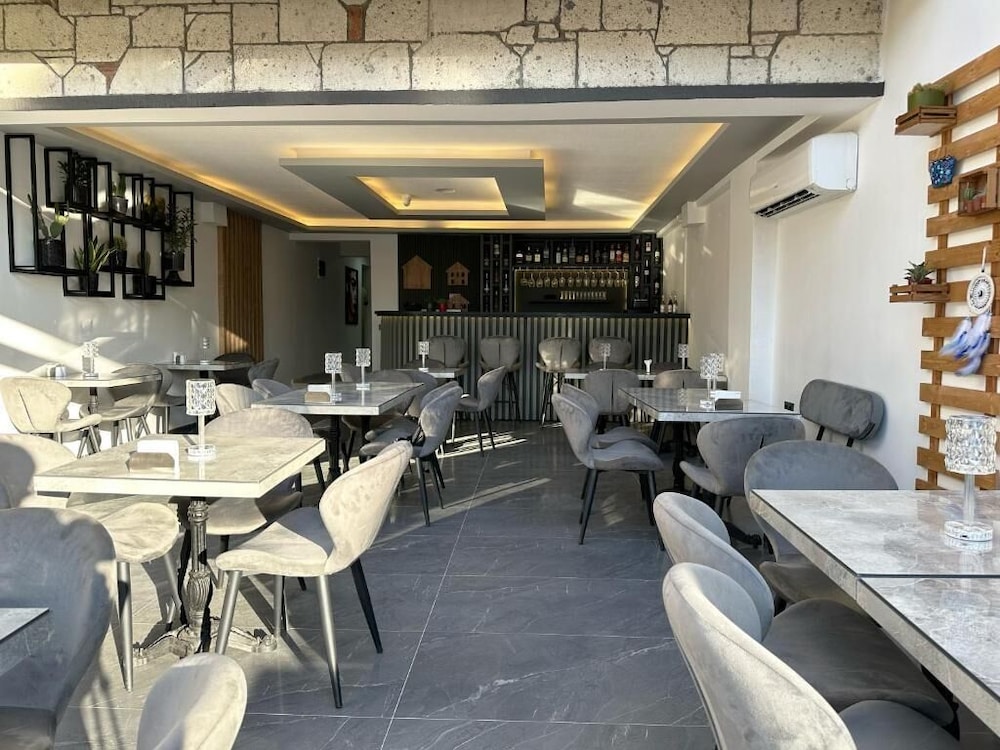 Marina Lora Butik Otel Sığacık