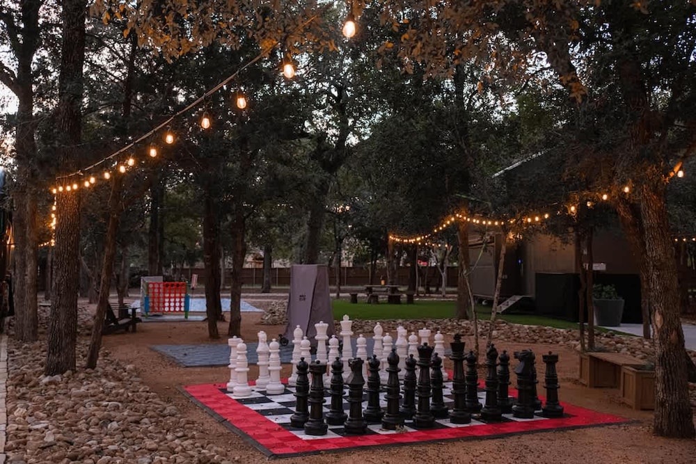Lux Lounge 7744 Ranch Resort Austin - Cota