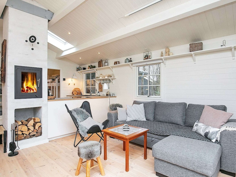 6 Person Holiday Home in Jerup