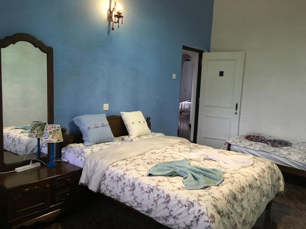 Asteria Villa Guest House view 5