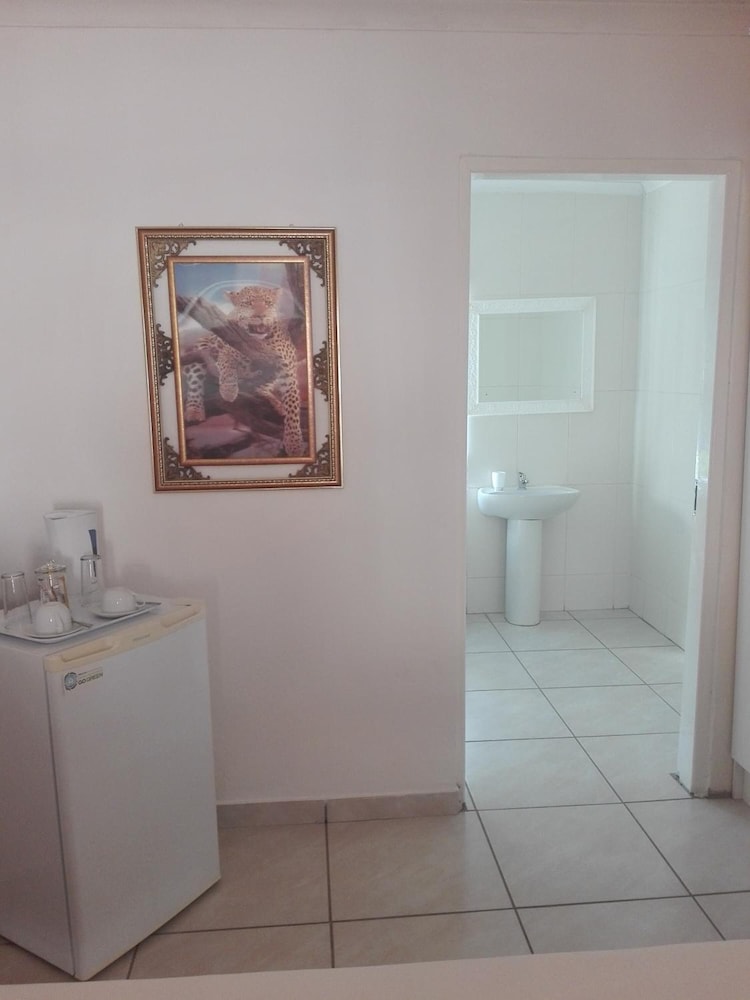 Joezebel Guest House