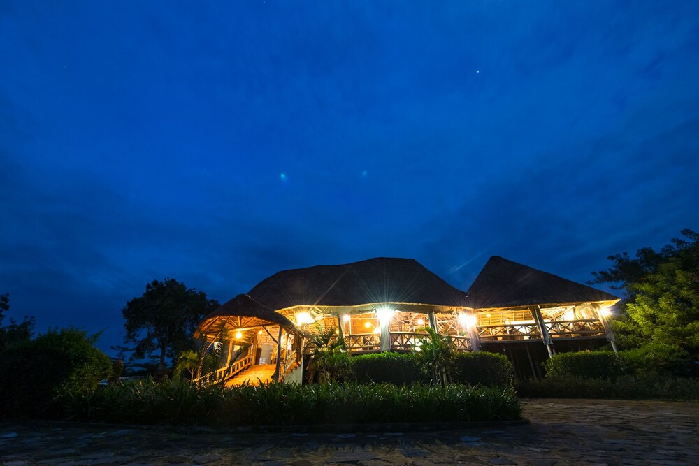 Crater Safari Lodge