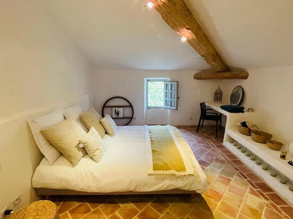 La Bastide view 3