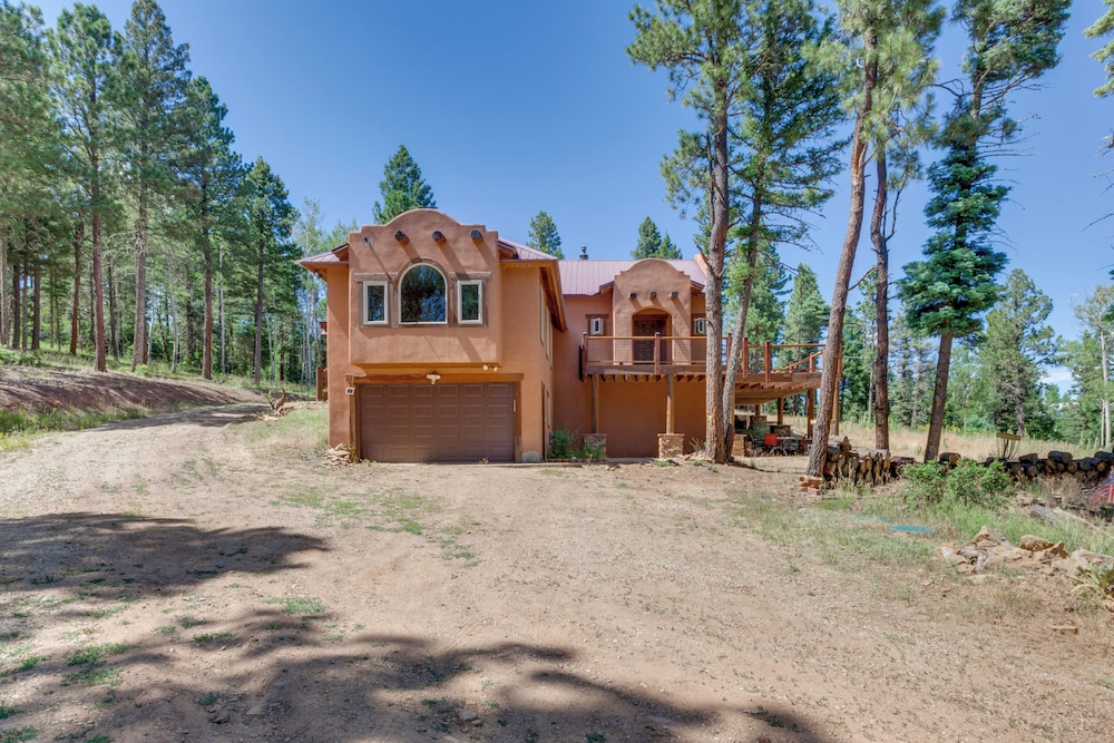 Southwestern Angel Fire Abode w/ Game Room view 3