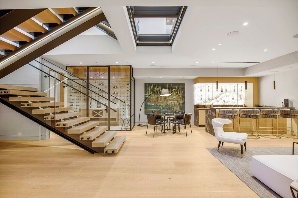 Hutton Villa - 5-bedroom Retreat in Iconic Beverly Hills Oasis