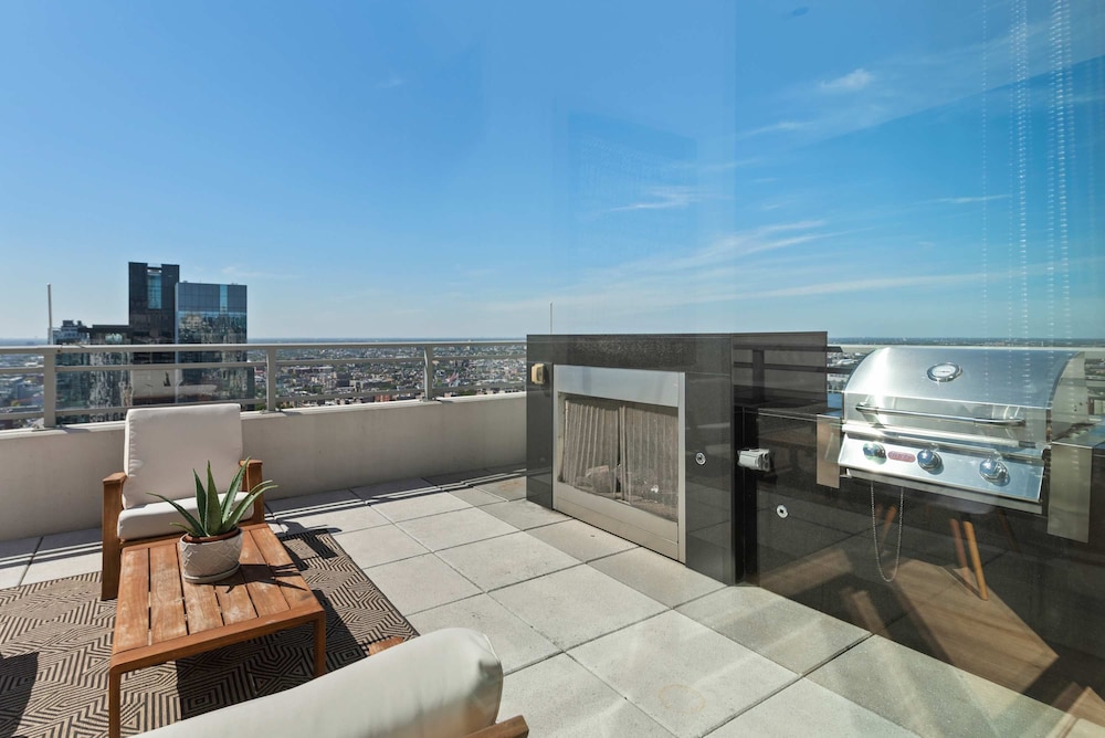 West Loop PH Fireplace Deck Incredible Views