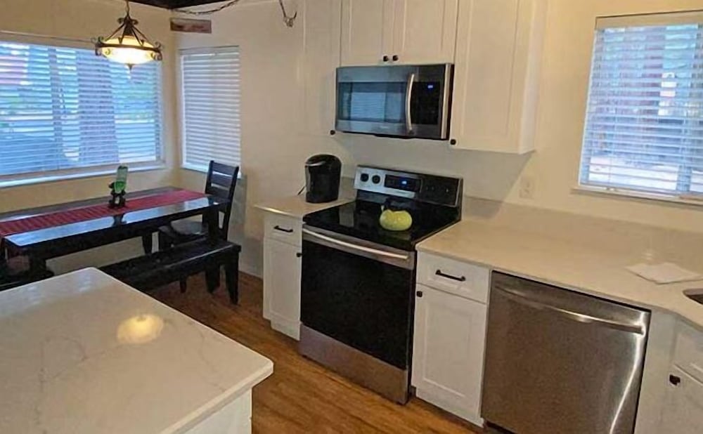 2708 Springwood Drive 2 Bedroom Cabin