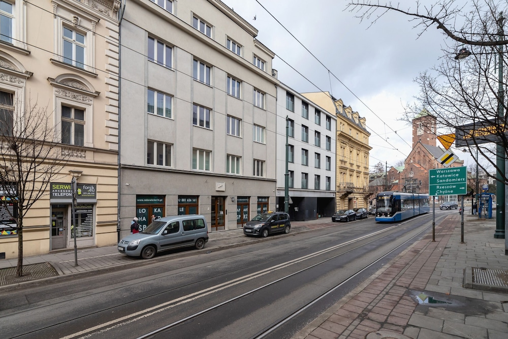Studio Rakowicka 14 by Renters view 4