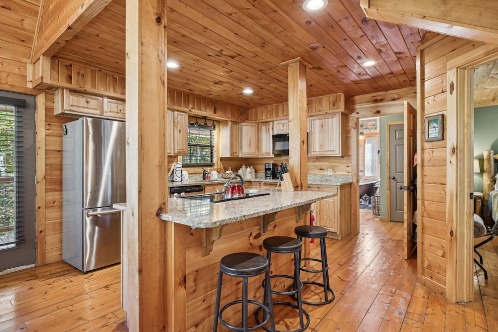 The Wild Life 2 Bedroom Cabin
