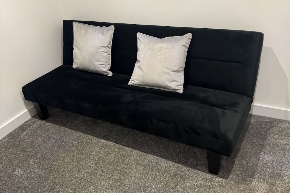 Bright & Cozy Hull Stay