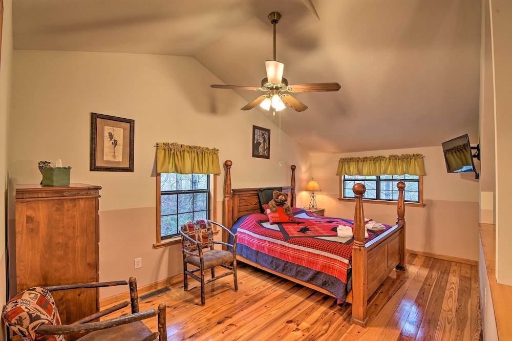 Modern Cabin w/ Deck in the Blue Ridge Mountains! view 2