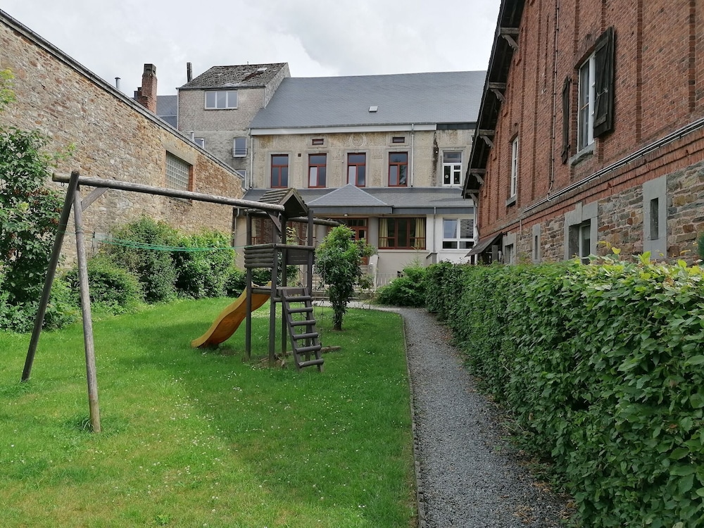 Photo 33