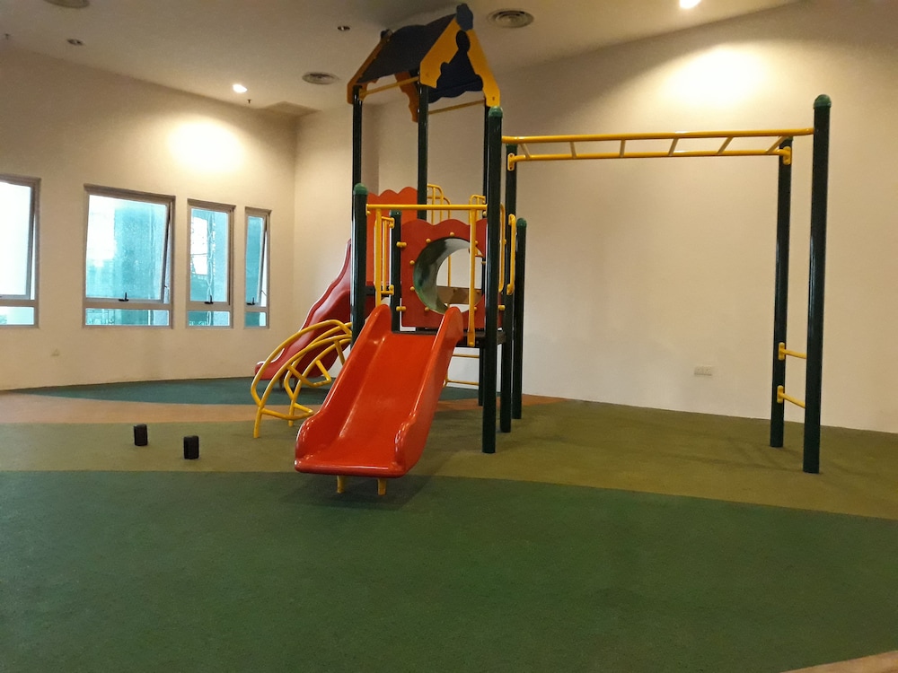 Luxury Service Suite At Taragon KL