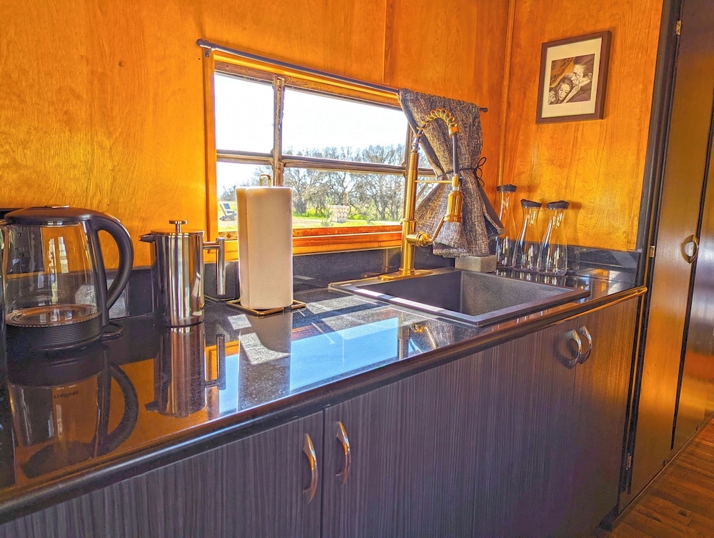 Vinyl Vineyards