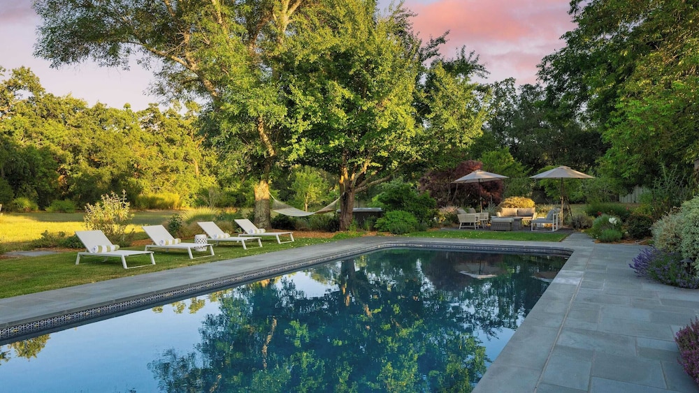 Glen Ellen Escape 5BR Retreat w/ Pool, Hot Tub, Hammocks & Vineyard Views