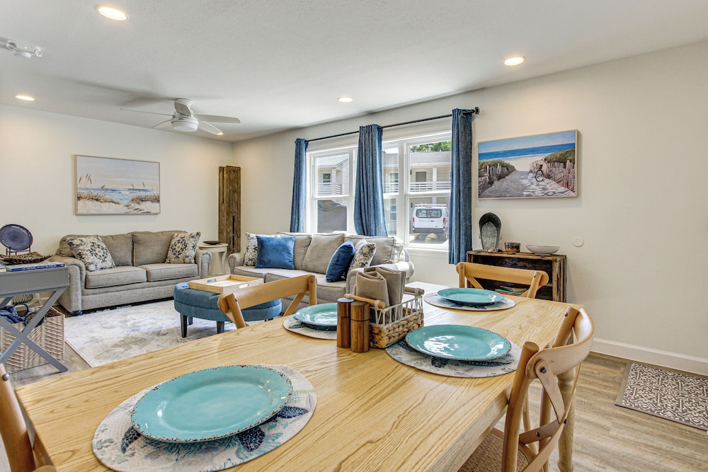 Walk to Ocean Springs Beach: Condo w/ Pool!