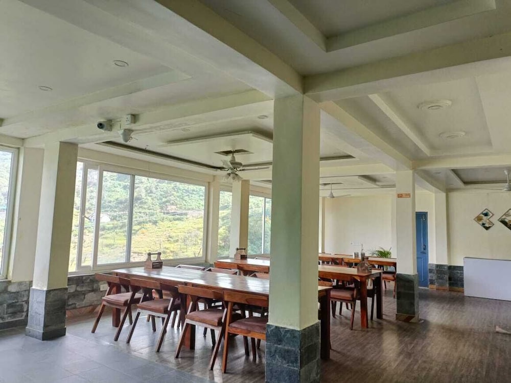 Heryk Hillview Hotel