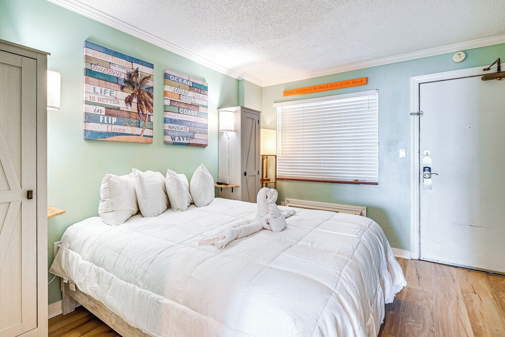 Balcony + Pool Access: Myrtle Beach Resort Escape!