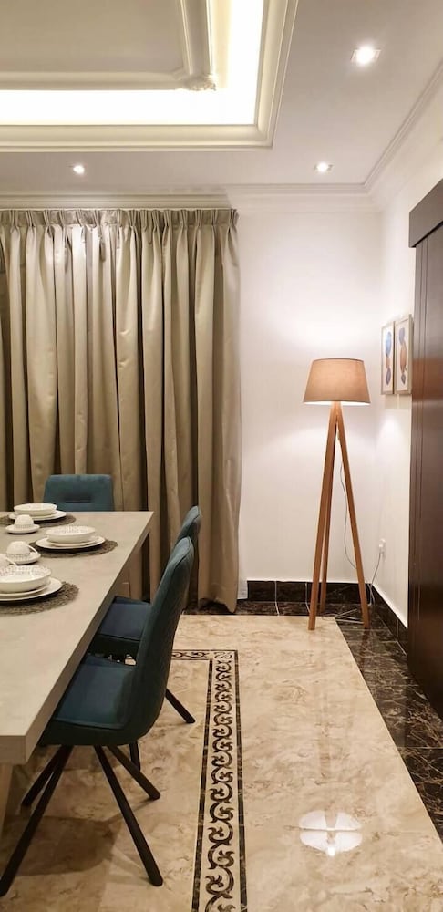 Hometel Khozama Jed
