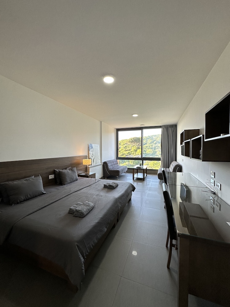 Grey Escape Apartements view 2