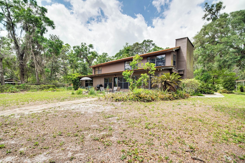 Lake Access + Private Patio: Sunny Inverness Apt!