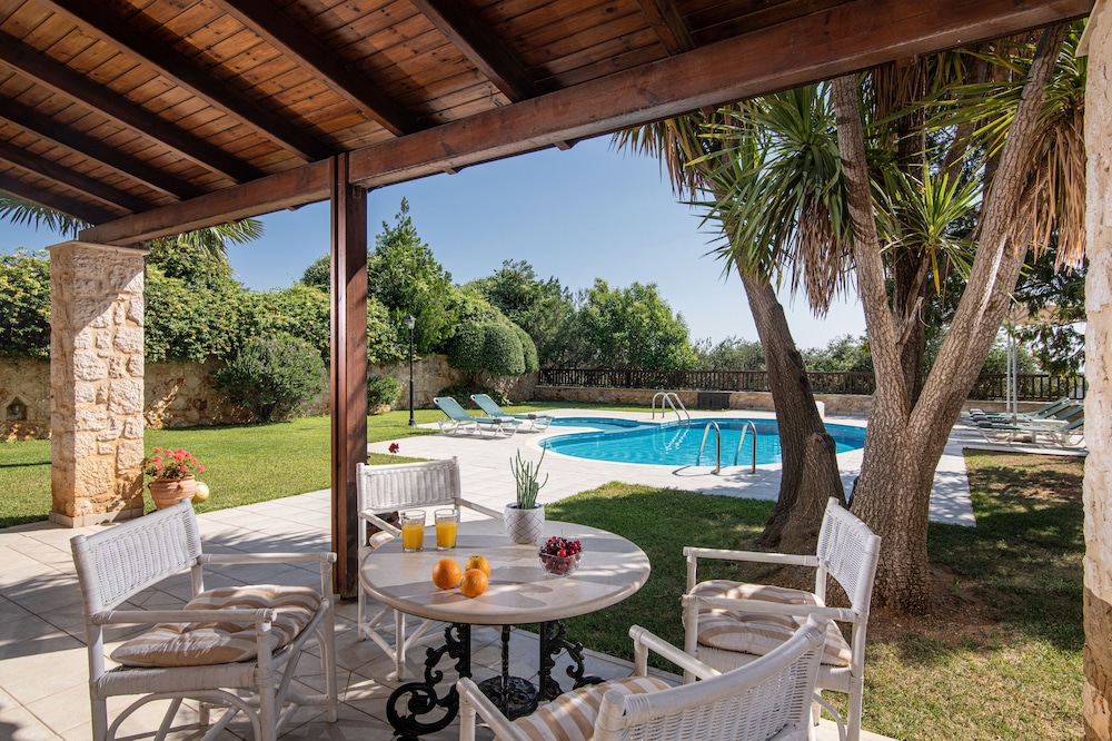 Gerani Villas