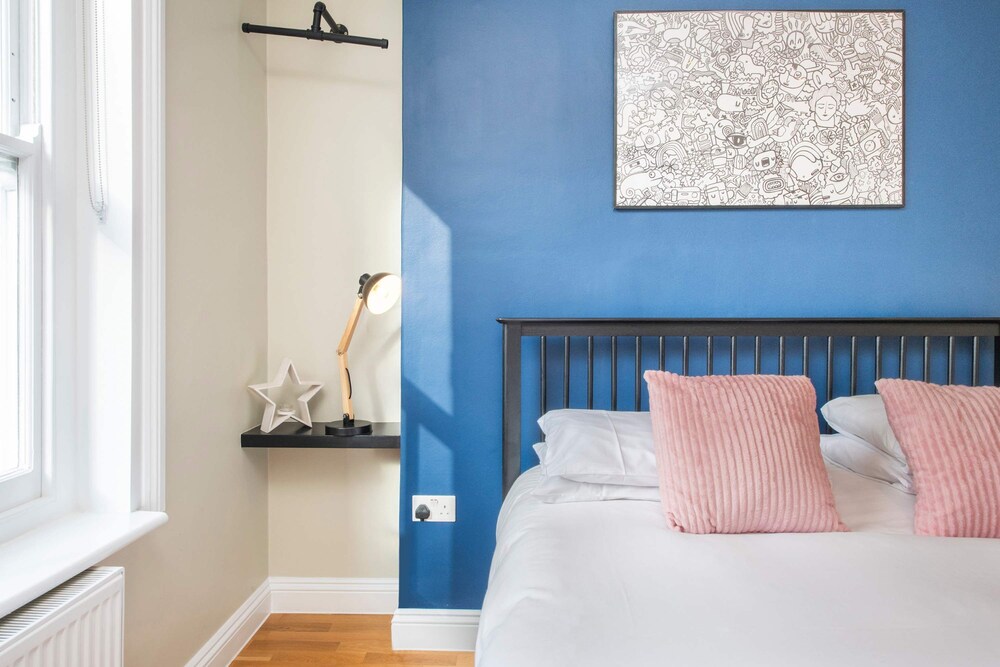 So Glamourous Pad - Fitzrovia - by Frankie Says