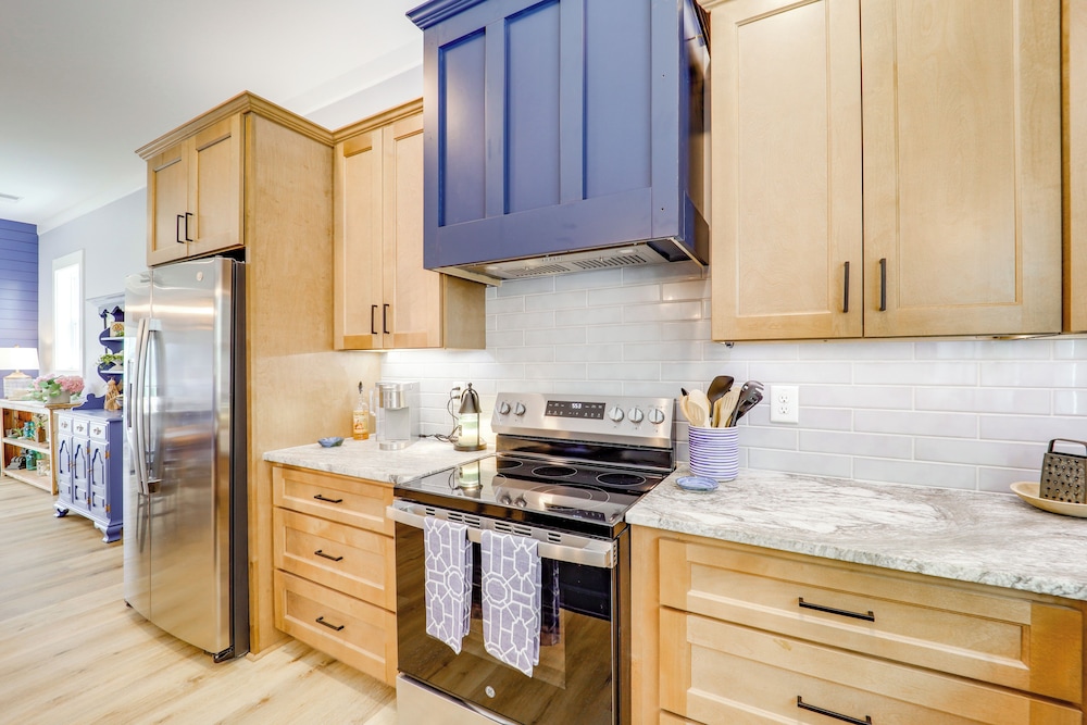 Newly Built Home w/ Panoramic Views in Jefferson!