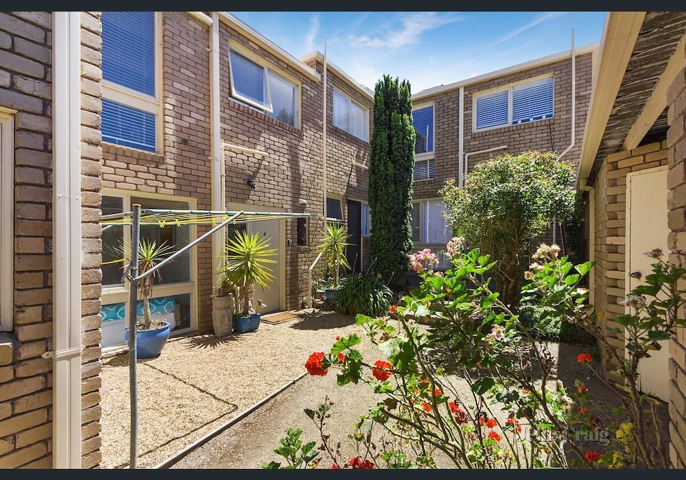 Bayside St Johns Close