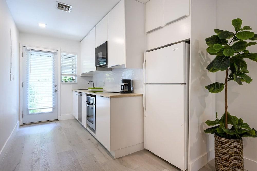 Beautiful And Comfortable Apt in Victoria Park