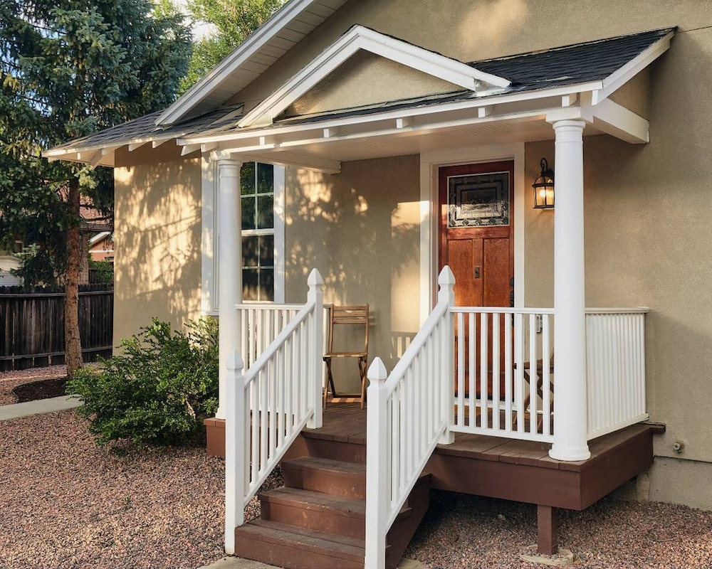 2BR Olympic Center Downtown