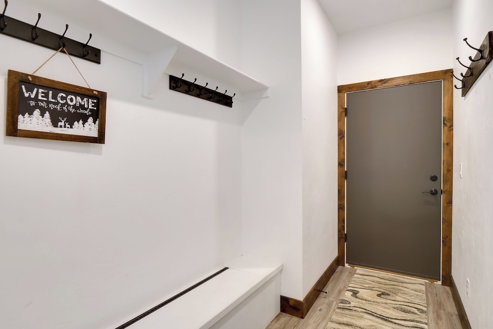 Aspen Grove Views: Spacious Duplex 5 Mi to Breck